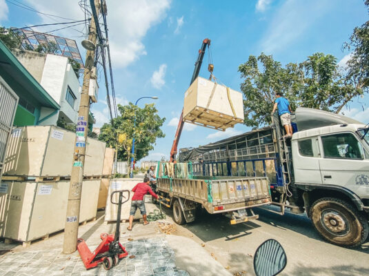 Chành xe Sài Gòn Hà Nội; vận chuyển hàng từ Tp HCM đi Hà Nội. Nhận vận chuyển hàng lẻ ghép, nguyên xe từ 7 tấn tới 20 tấn đi các tỉnh.